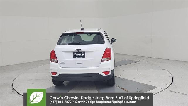 Photo of 2019 Summit White Chevrolet Trax