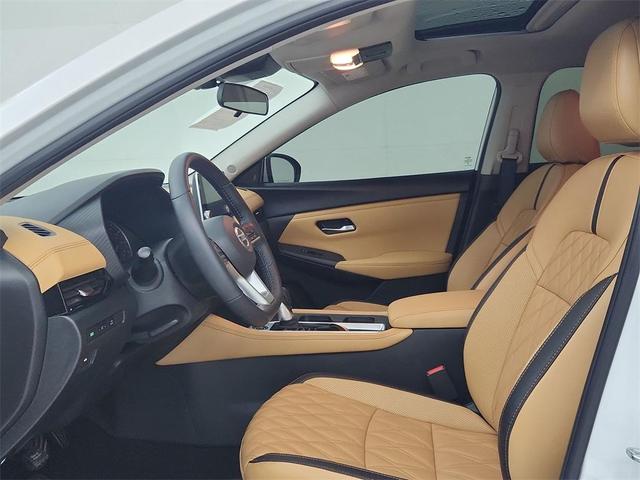 Photo of 2023 Aspen White Nissan Sentra