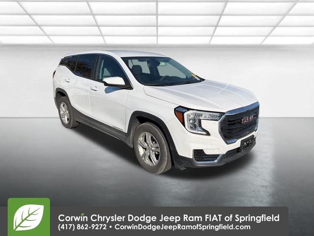 Photo of 2024 Summit White GMC Terrain