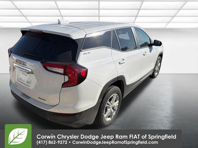 Photo of 2024 Summit White GMC Terrain