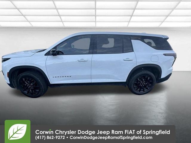 Photo of 2024 Summit White Chevrolet Traverse