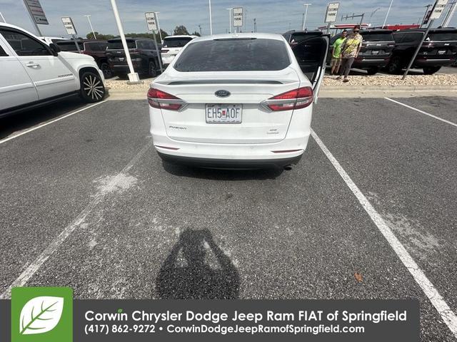 Photo of 2019 Oxford White Ford Fusion