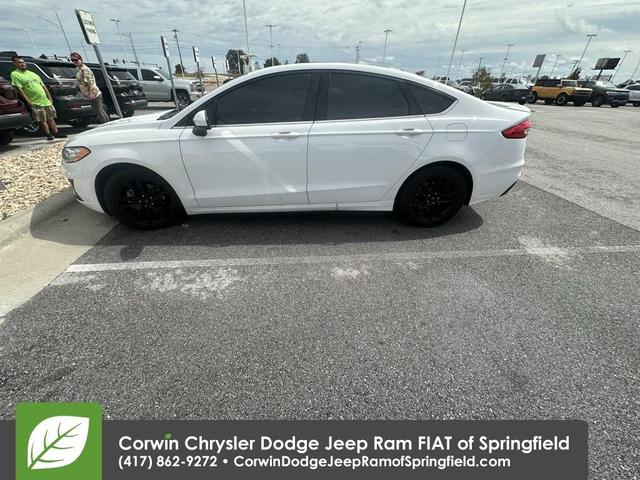 Photo of 2019 Oxford White Ford Fusion