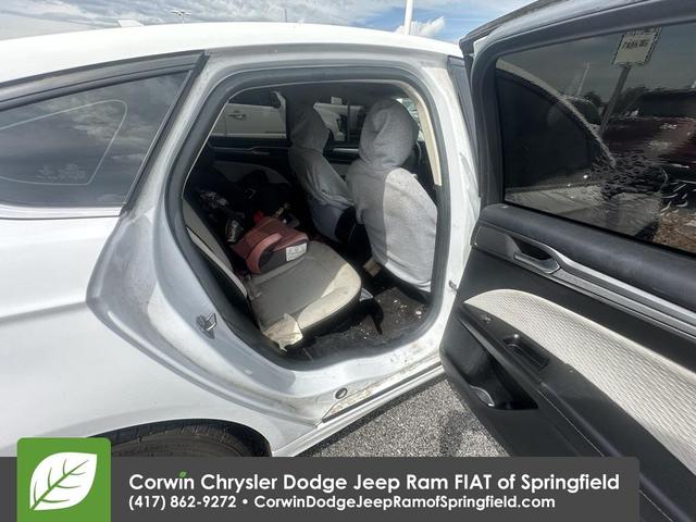 Photo of 2019 Oxford White Ford Fusion