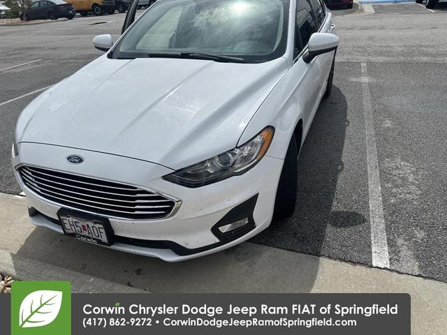 Photo of 2019 Oxford White Ford Fusion