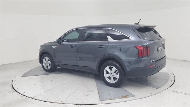 Photo of 2021 Gravity Gray Kia Sorento