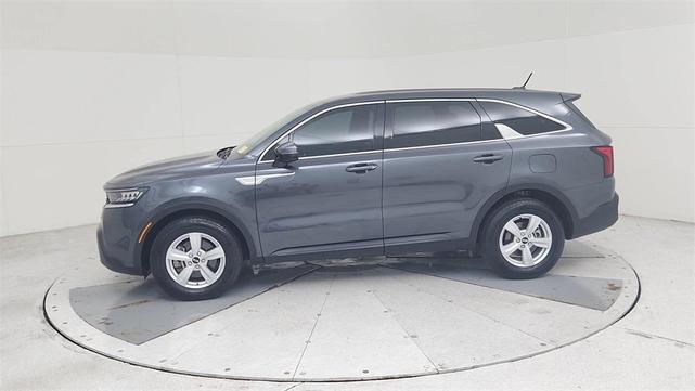 Photo of 2021 Gravity Gray Kia Sorento
