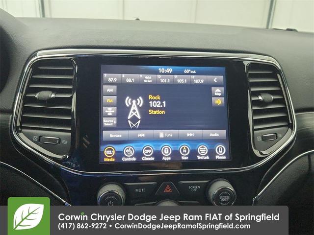 Photo of 2019 Bright White Clearcoat Jeep Grand Cherokee