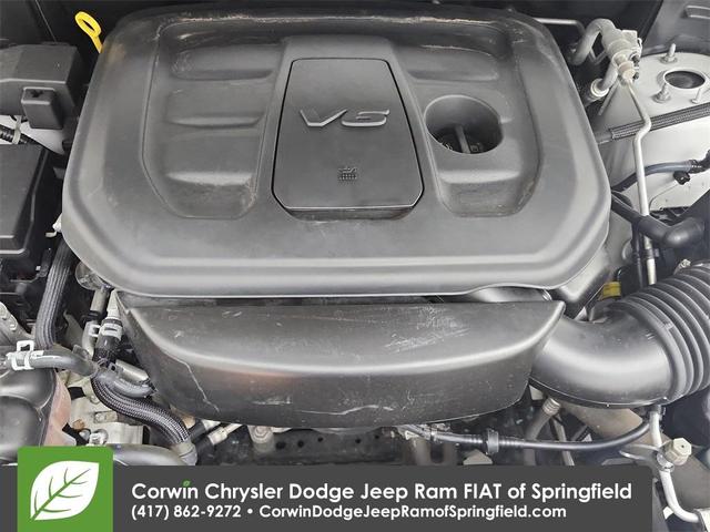 Photo of 2019 Bright White Clearcoat Jeep Grand Cherokee