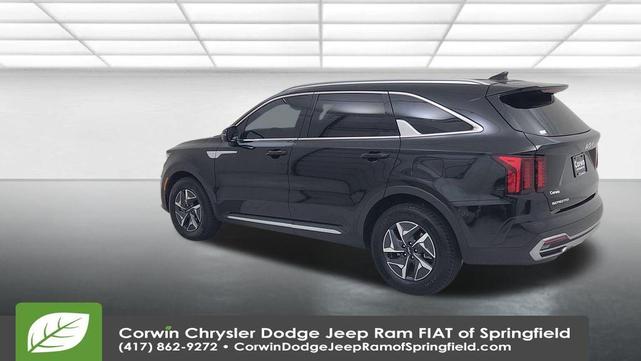 Photo of 2023 Aurora Black Kia Sorento Hybrid