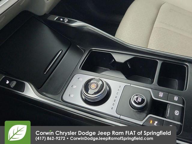 Photo of 2023 Aurora Black Kia Sorento Hybrid