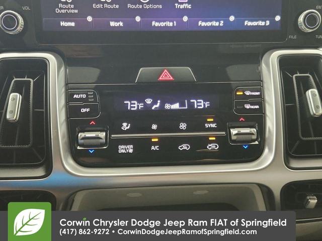 Photo of 2023 Aurora Black Kia Sorento Hybrid