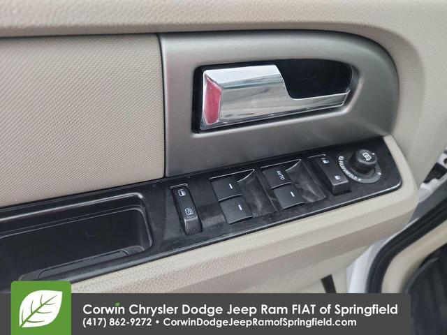 Photo of 2012 Ingot Silver Metallic Ford Expedition