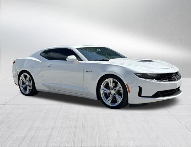 Photo of 2021 Summit White Chevrolet Camaro