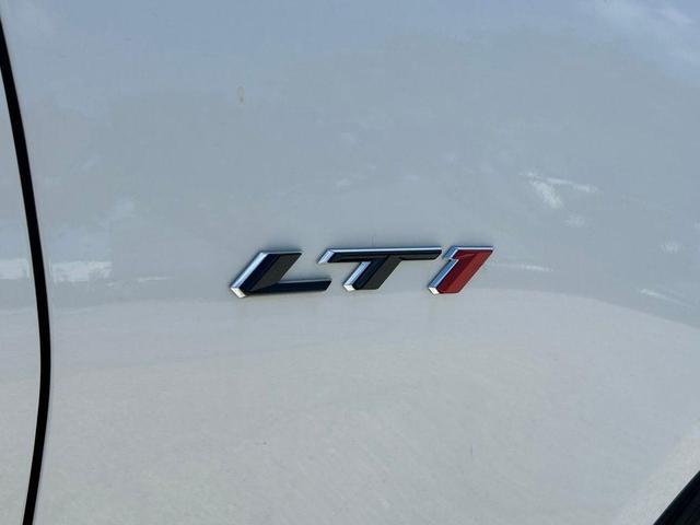 Photo of 2021 Summit White Chevrolet Camaro