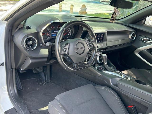 Photo of 2021 Summit White Chevrolet Camaro