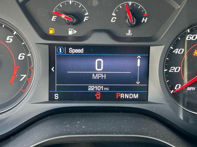 Photo of 2021 Summit White Chevrolet Camaro