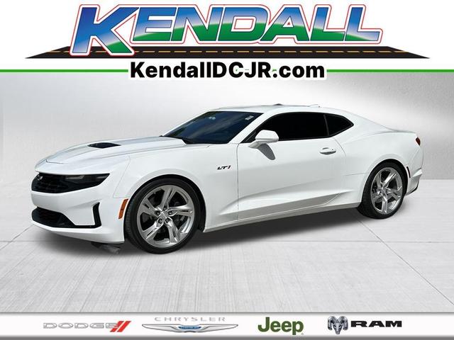Photo of 2021 Summit White Chevrolet Camaro