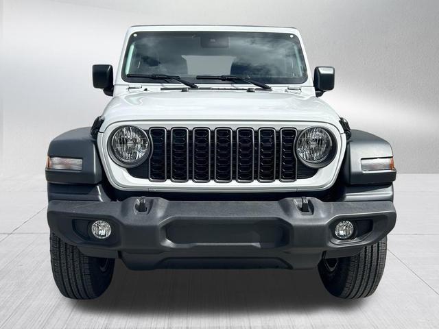 Photo of 2025 Bright White Clearcoat Jeep Wrangler