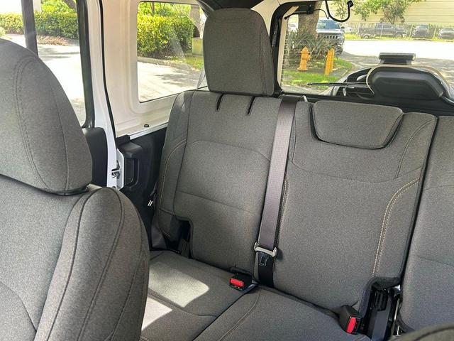 Photo of 2025 Bright White Clearcoat Jeep Wrangler