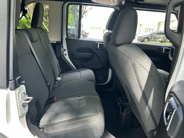 Photo of 2025 Bright White Clearcoat Jeep Wrangler