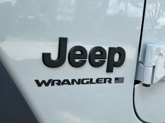 Photo of 2025 Bright White Clearcoat Jeep Wrangler