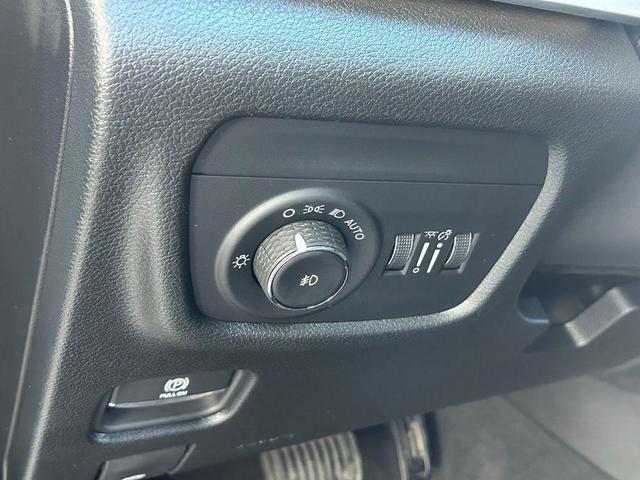 Photo of 2025 Bright White Clearcoat Jeep Grand Cherokee