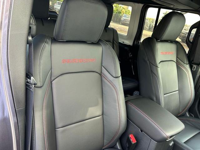 Photo of 2025 Granite Crystal Clearcoat Metallic Jeep Wrangler