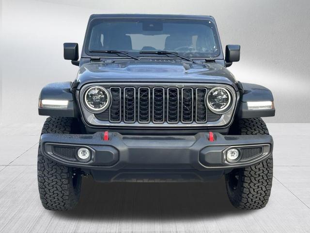 Photo of 2025 Granite Crystal Clearcoat Metallic Jeep Wrangler