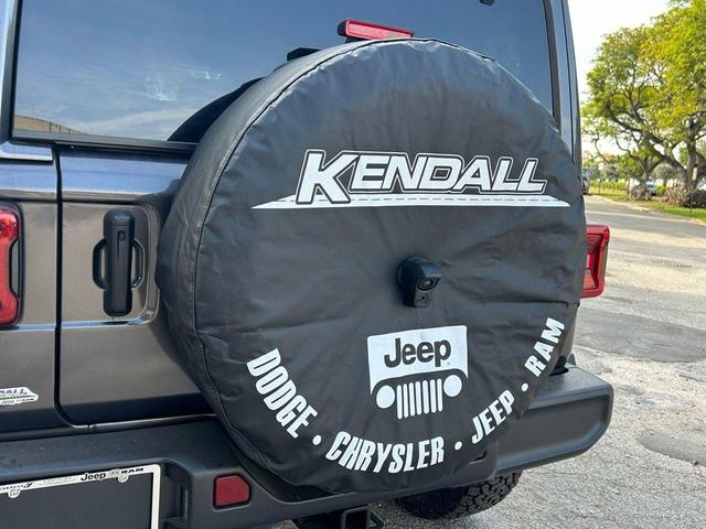 Photo of 2025 Granite Crystal Clearcoat Metallic Jeep Wrangler