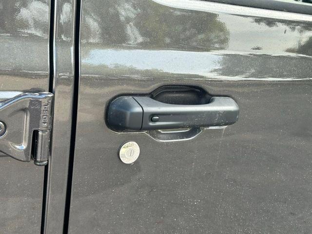 Photo of 2025 Granite Crystal Clearcoat Metallic Jeep Wrangler