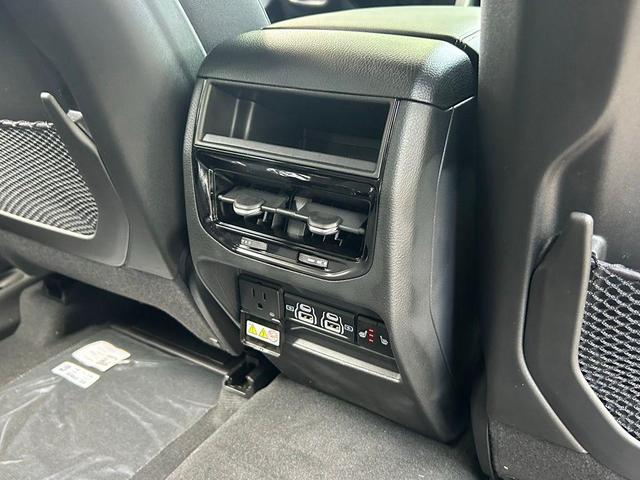 Photo of 2025 Silver Zynith Jeep Grand Cherokee