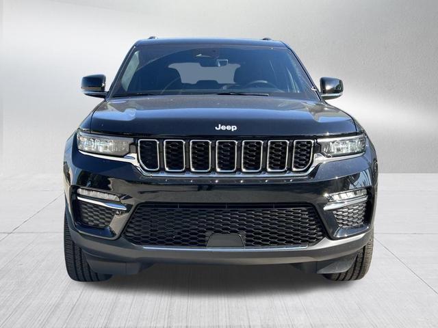 Photo of 2025 Diamond Black Jeep Grand Cherokee