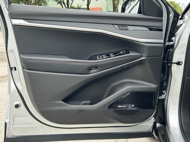 Photo of 2025 Silver Zynith Clearcoat Jeep Wagoneer S