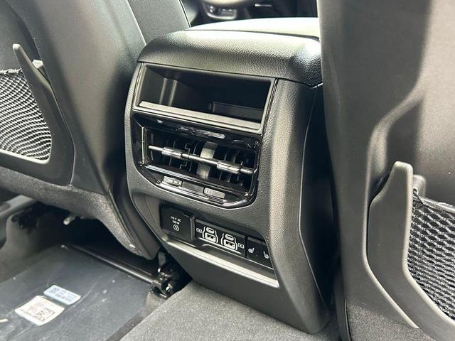 Photo of 2025 Silver Zynith Jeep Grand Cherokee