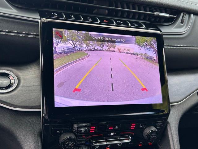 Photo of 2025 Silver Zynith Jeep Grand Cherokee