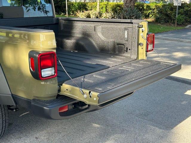 Photo of 2025 41 Jeep Gladiator