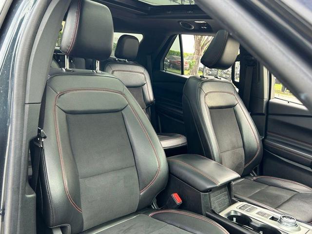 Photo of 2022 Stone Blue Metallic Ford Explorer