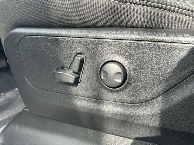 Photo of 2025 Bright White Clearcoat RAM 1500