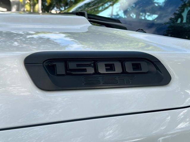 Photo of 2025 Bright White Clearcoat RAM 1500
