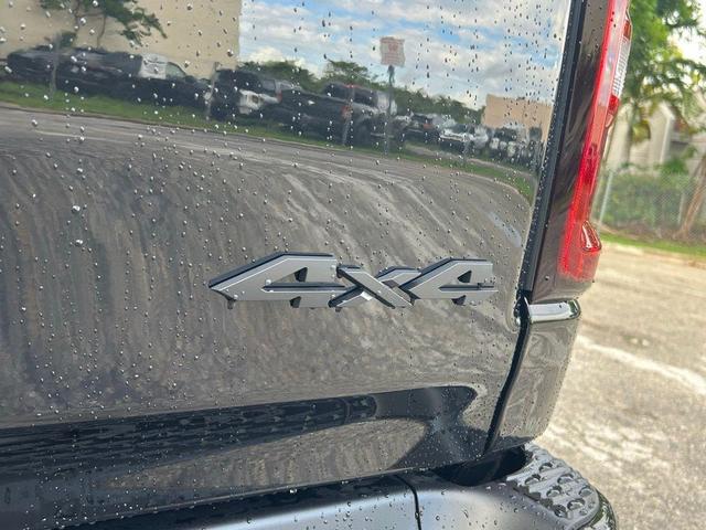 Photo of 2025 Diamond Black RAM 1500