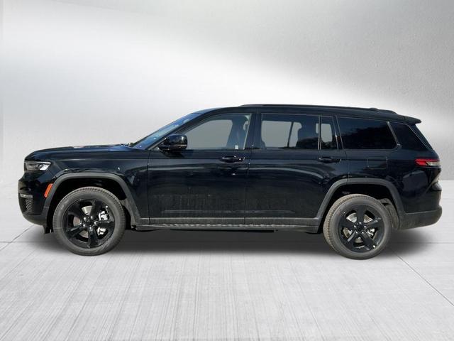 Photo of 2025 Diamond Black Jeep Grand Cherokee L