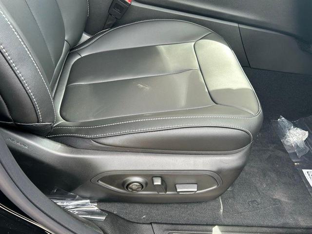 Photo of 2025 Diamond Black Jeep Grand Cherokee L