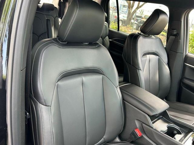 Photo of 2025 Diamond Black Jeep Grand Cherokee L