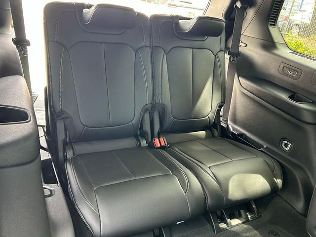 Photo of 2025 Diamond Black Jeep Grand Cherokee L