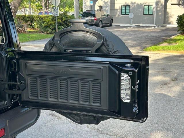 Photo of 2025 Black Clearcoat Jeep Wrangler