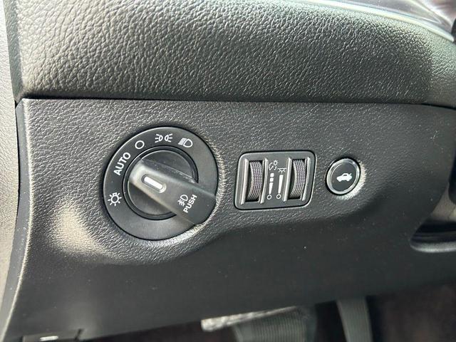 Photo of 2019 Pitch Black Clearcoat Dodge Challenger