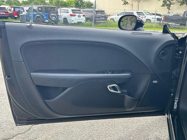 Photo of 2019 Pitch Black Clearcoat Dodge Challenger
