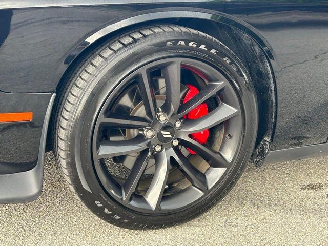 Photo of 2019 Pitch Black Clearcoat Dodge Challenger