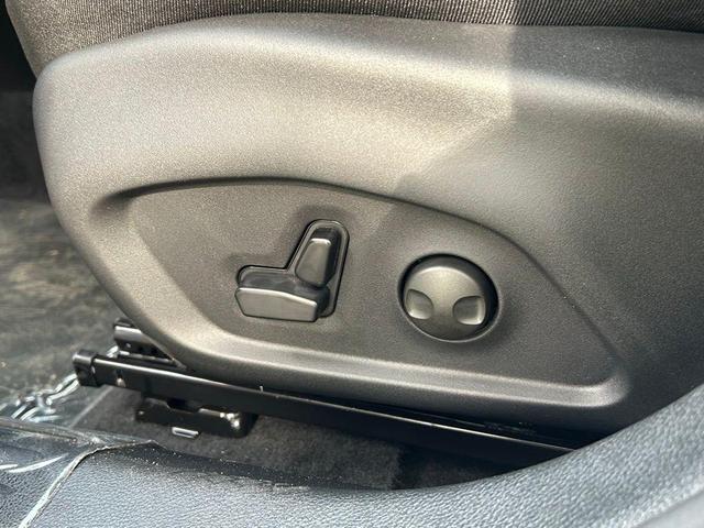 Photo of 2025 Silver Zynith Jeep Compass